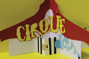 CIRQUE EN POP-UP <br> Les participants inventent des illustrations sur le thème du cirque (les clowns, les animaux du cirque, la roulotte...) et apprennent la technique du pop-up.